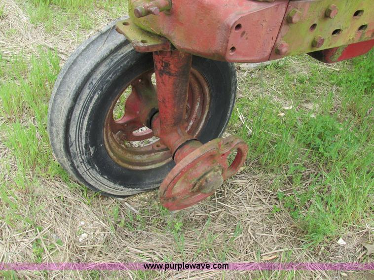 image for item K5041 International Farmall M tractor