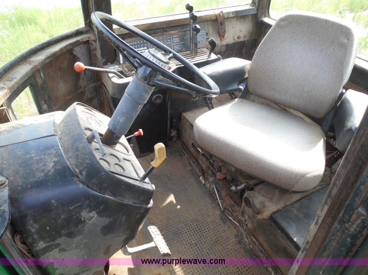 image for item K5042 1981 John Deere 8640H 4WD tractor
