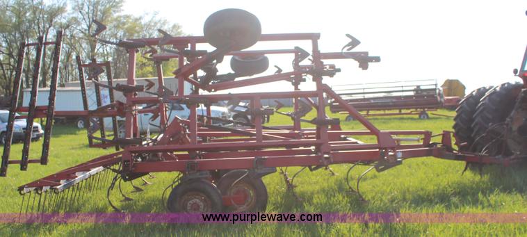 image for item K6799 Case IH 4800 field cultivator