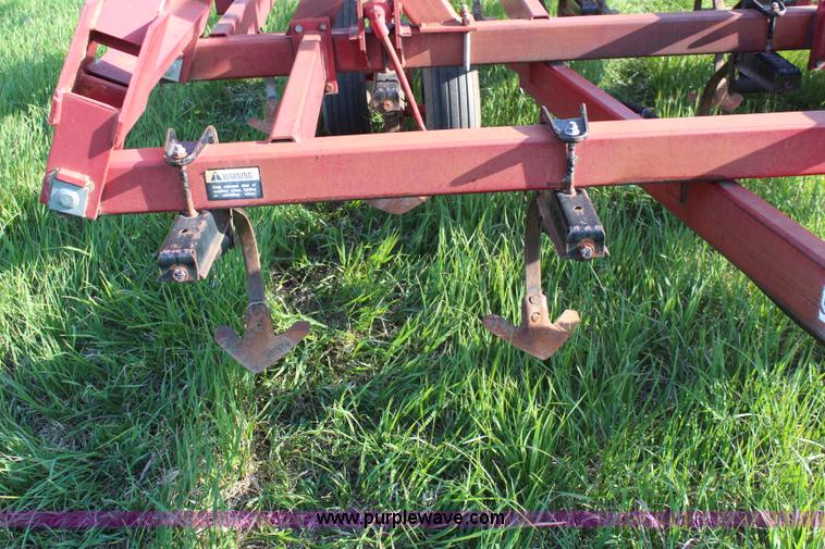 image for item K6799 Case IH 4800 field cultivator