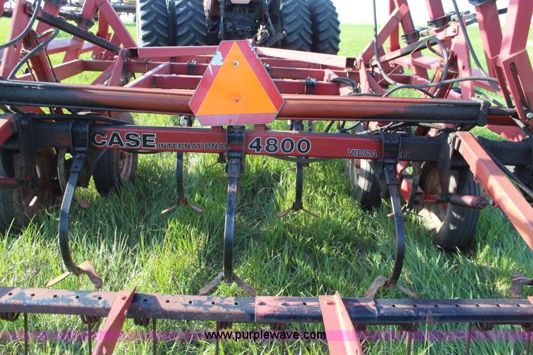 image for item K6799 Case IH 4800 field cultivator