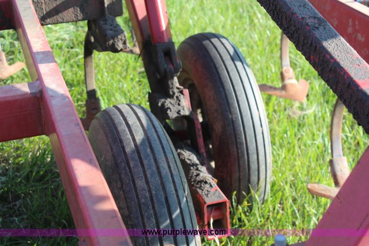 image for item K6799 Case IH 4800 field cultivator