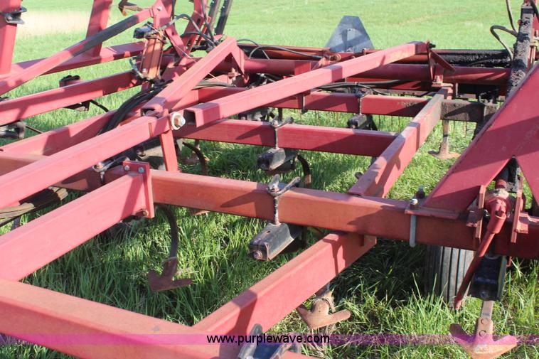 image for item K6799 Case IH 4800 field cultivator