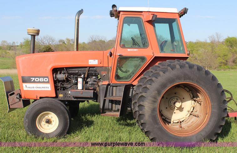 image for item K6801 1980 Allis Chalmers 7060 tractor