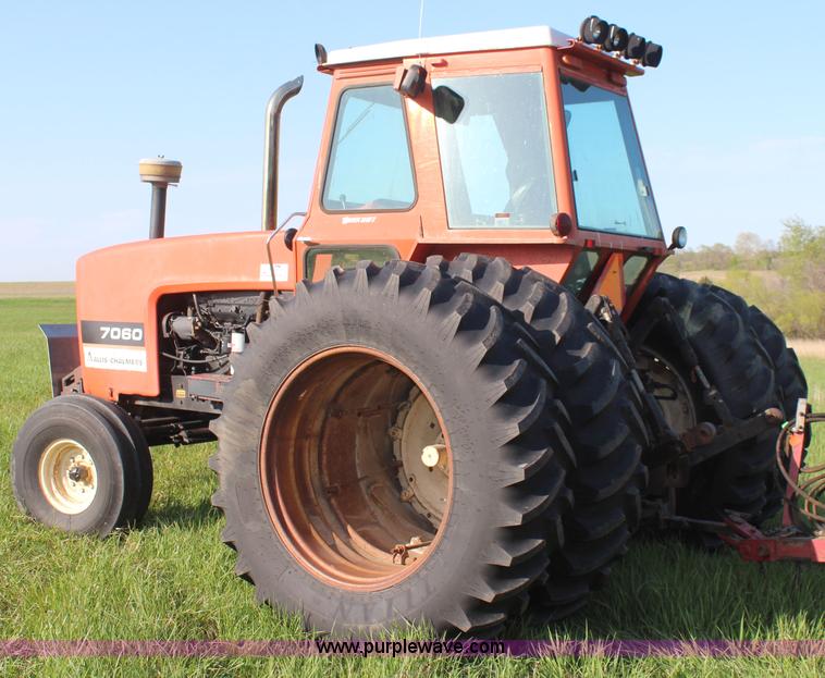image for item K6801 1980 Allis Chalmers 7060 tractor