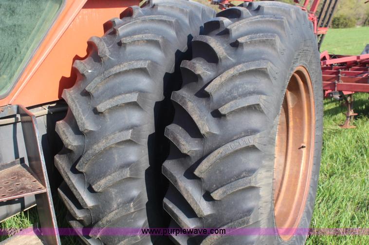 image for item K6801 1980 Allis Chalmers 7060 tractor