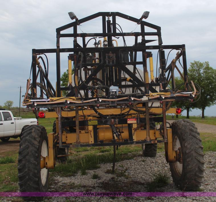 image for item K6948 1993 Ag-Chem RoGator 664 self-propelled sprayer