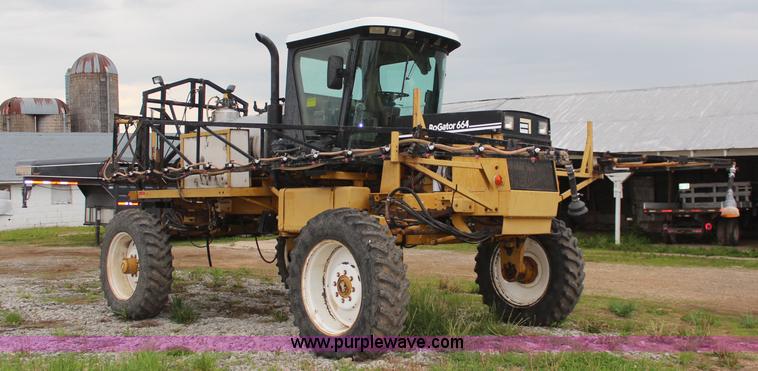 image for item K6948 1993 Ag-Chem RoGator 664 self-propelled sprayer