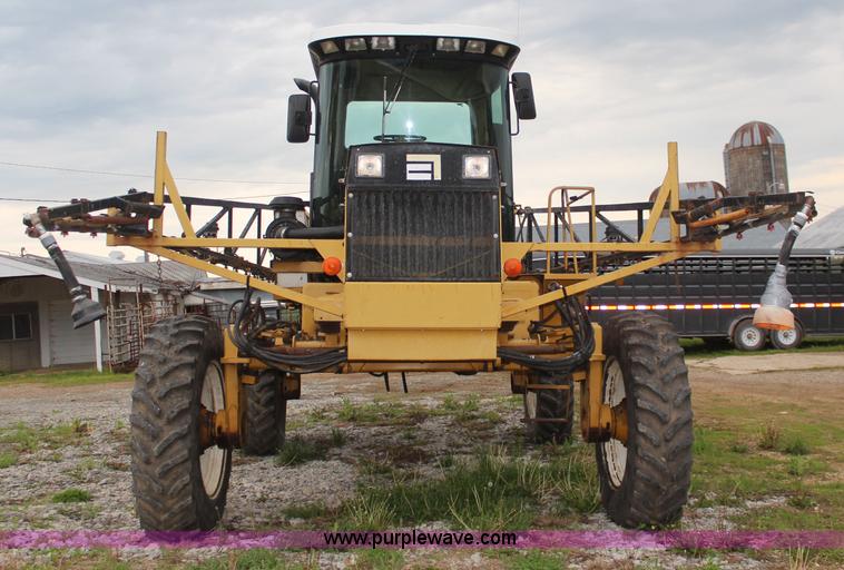image for item K6948 1993 Ag-Chem RoGator 664 self-propelled sprayer