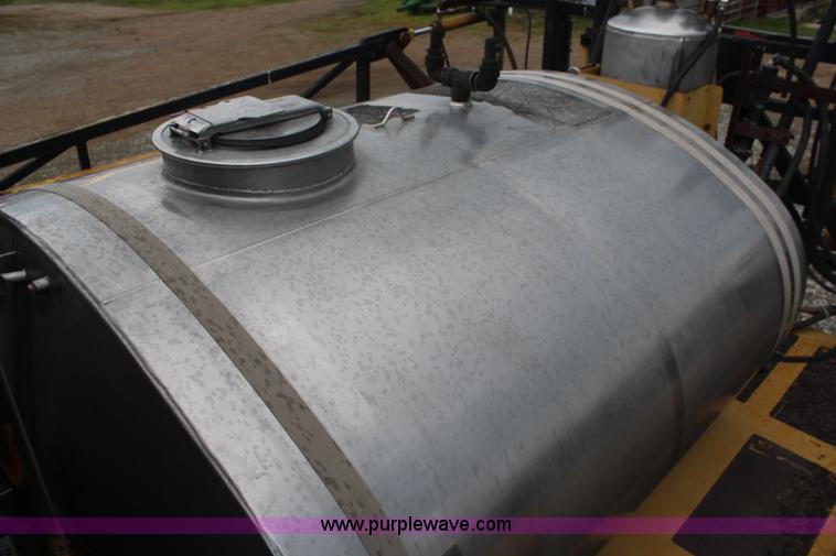 image for item K6948 1993 Ag-Chem RoGator 664 self-propelled sprayer