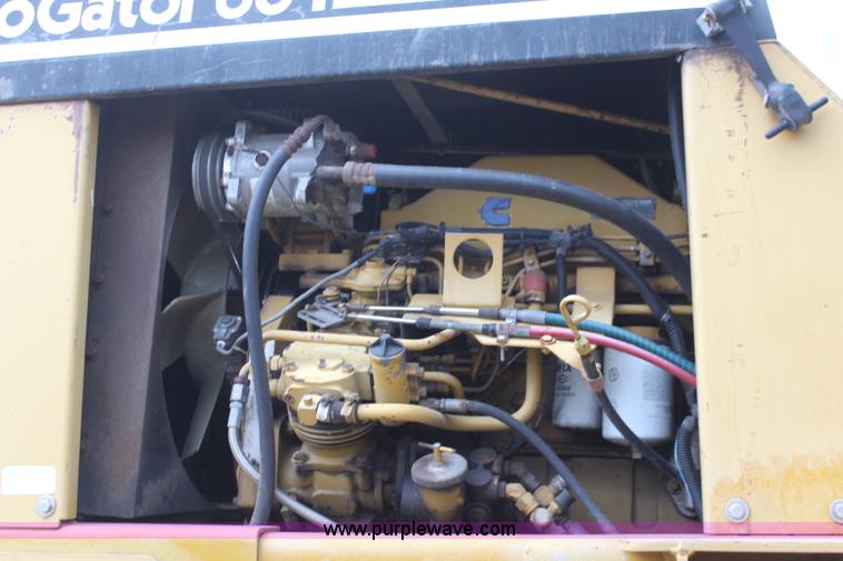 image for item K6948 1993 Ag-Chem RoGator 664 self-propelled sprayer