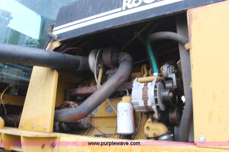 image for item K6948 1993 Ag-Chem RoGator 664 self-propelled sprayer