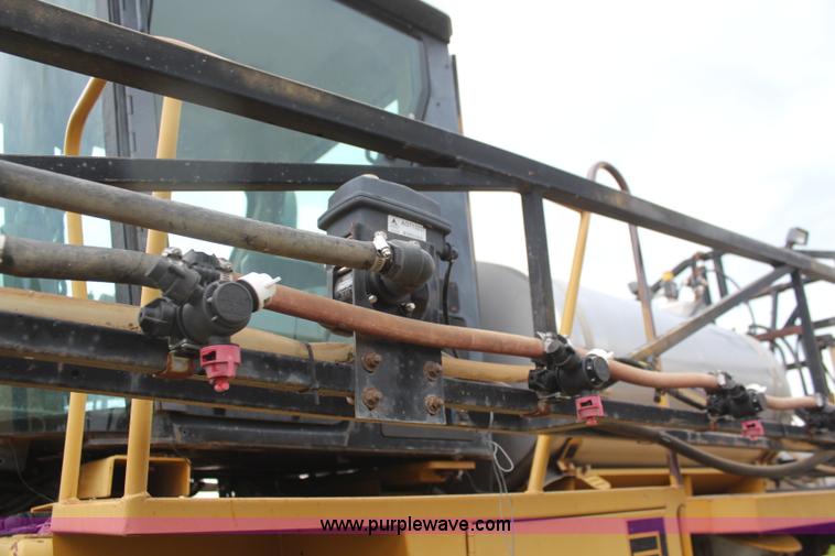 image for item K6948 1993 Ag-Chem RoGator 664 self-propelled sprayer