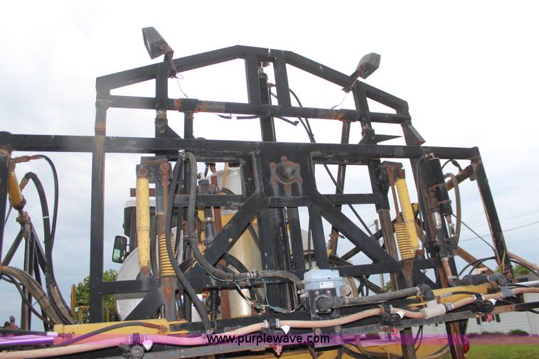 image for item K6948 1993 Ag-Chem RoGator 664 self-propelled sprayer