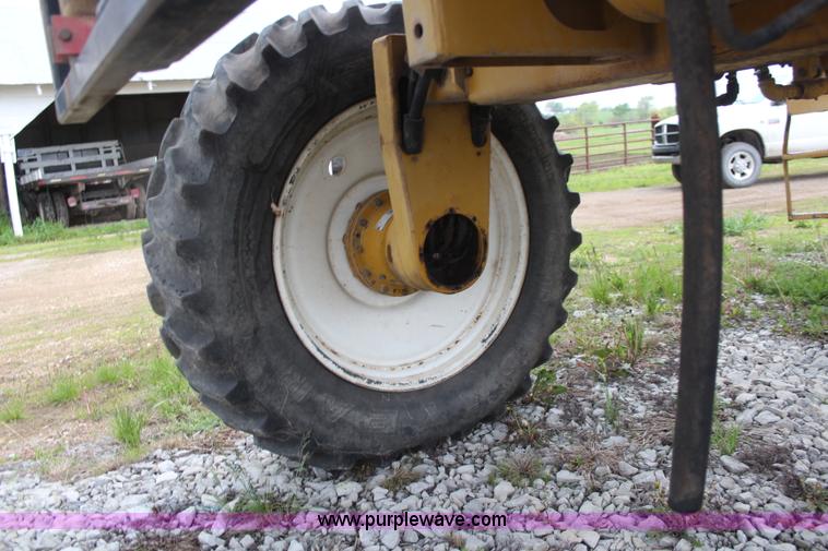 image for item K6948 1993 Ag-Chem RoGator 664 self-propelled sprayer