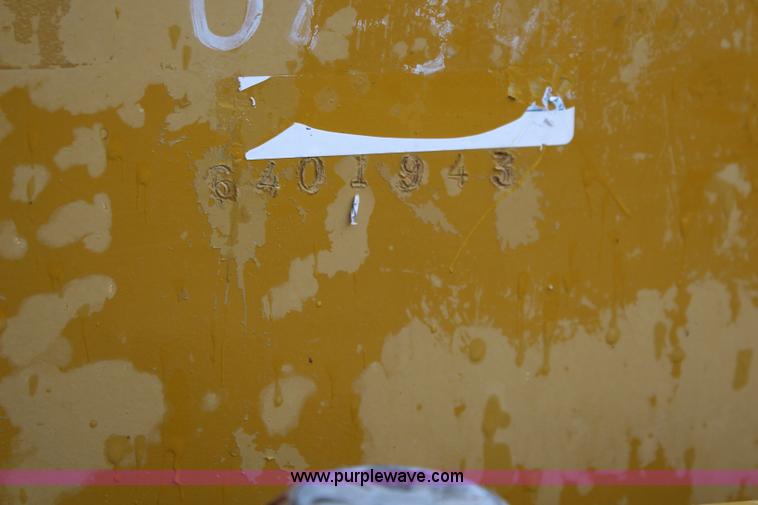 image for item K6948 1993 Ag-Chem RoGator 664 self-propelled sprayer