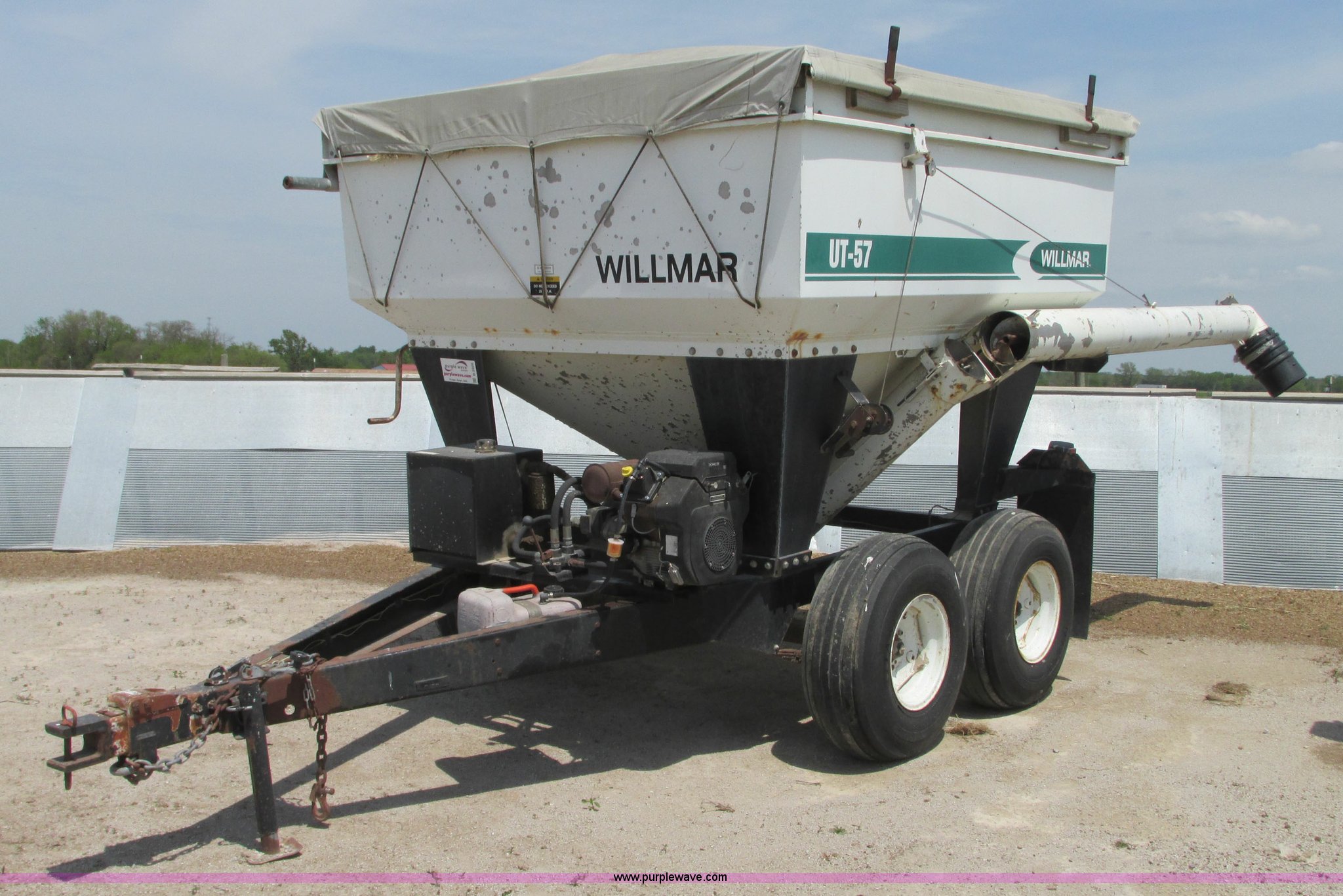 Willmar UT57 fertilizer tender trailer in Adrian, MO Item B2929 sold