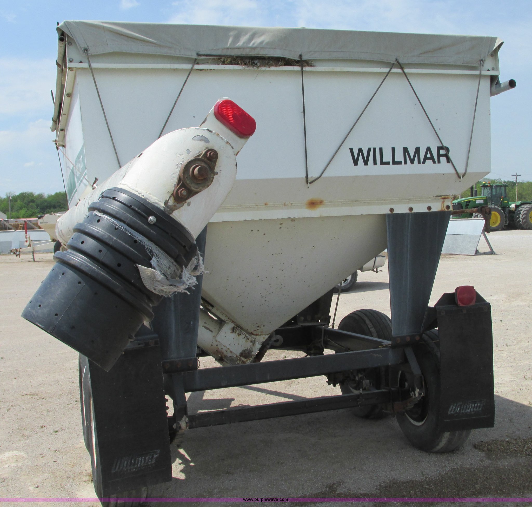 Willmar UT57 fertilizer tender trailer in Adrian, MO Item B2929 sold