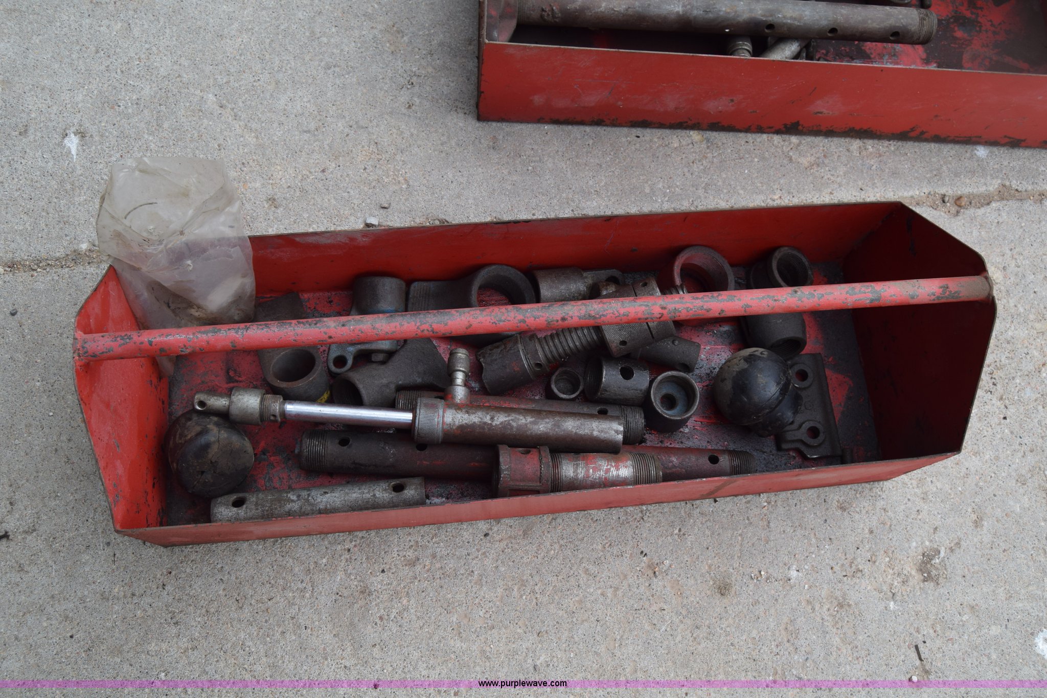 Blackhawk hydraulic pumps in Sterling, KS Item BP9202 sold Purple Wave