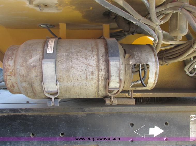 image for item A8791 1999 Grove MZ66DXT boom lift