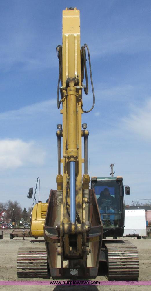 image for item A8792 2003 Caterpillar 330C L excavator