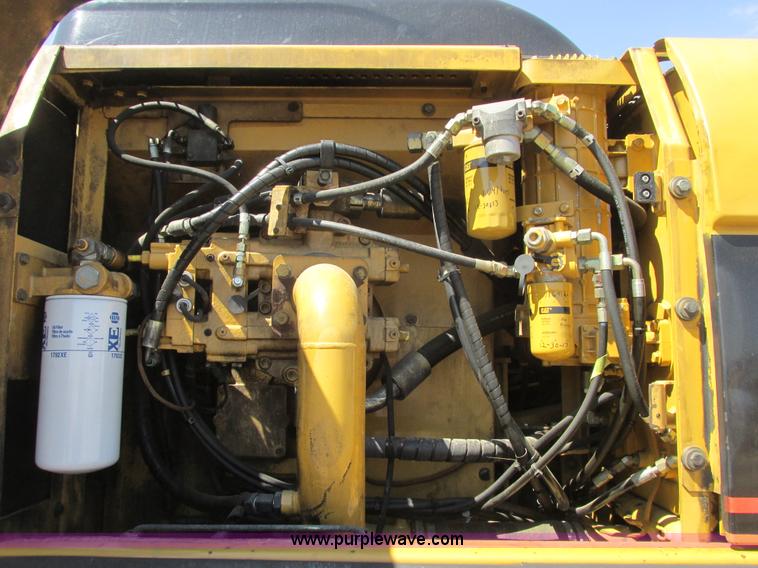 image for item A8792 2003 Caterpillar 330C L excavator