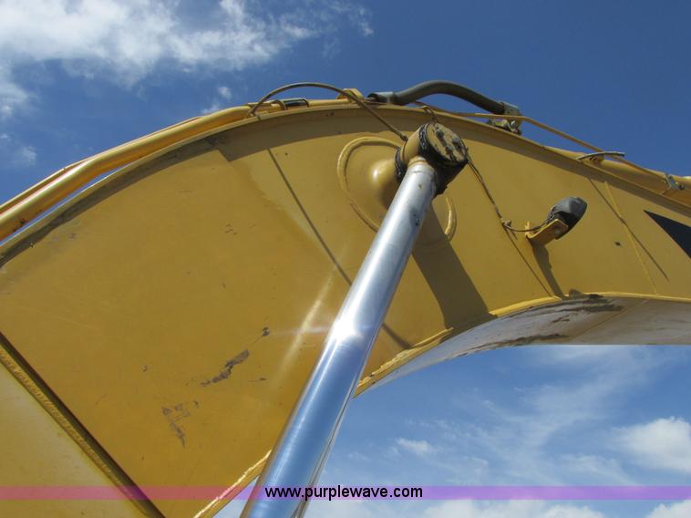 image for item A8792 2003 Caterpillar 330C L excavator