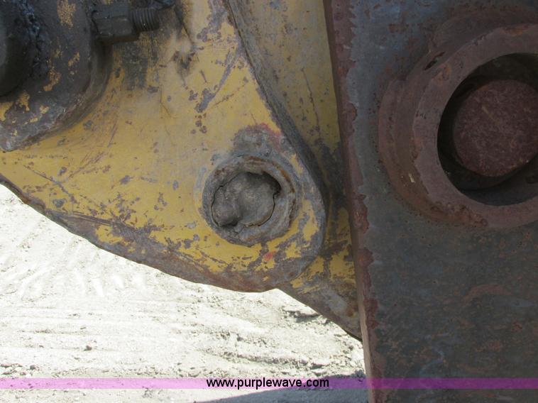 image for item A8792 2003 Caterpillar 330C L excavator