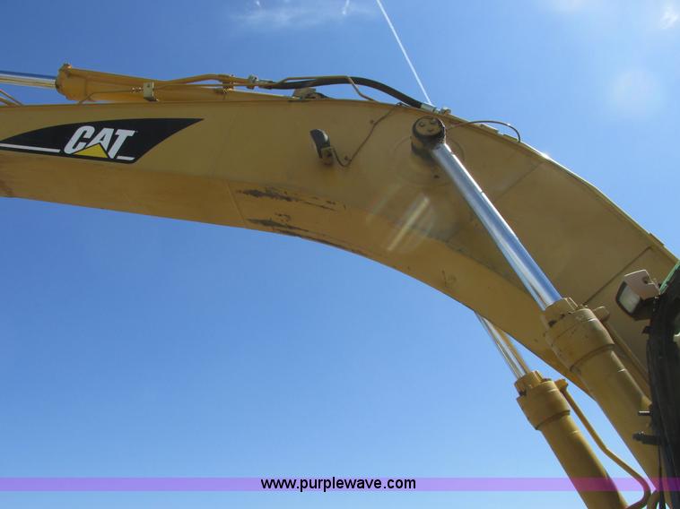 image for item A8792 2003 Caterpillar 330C L excavator