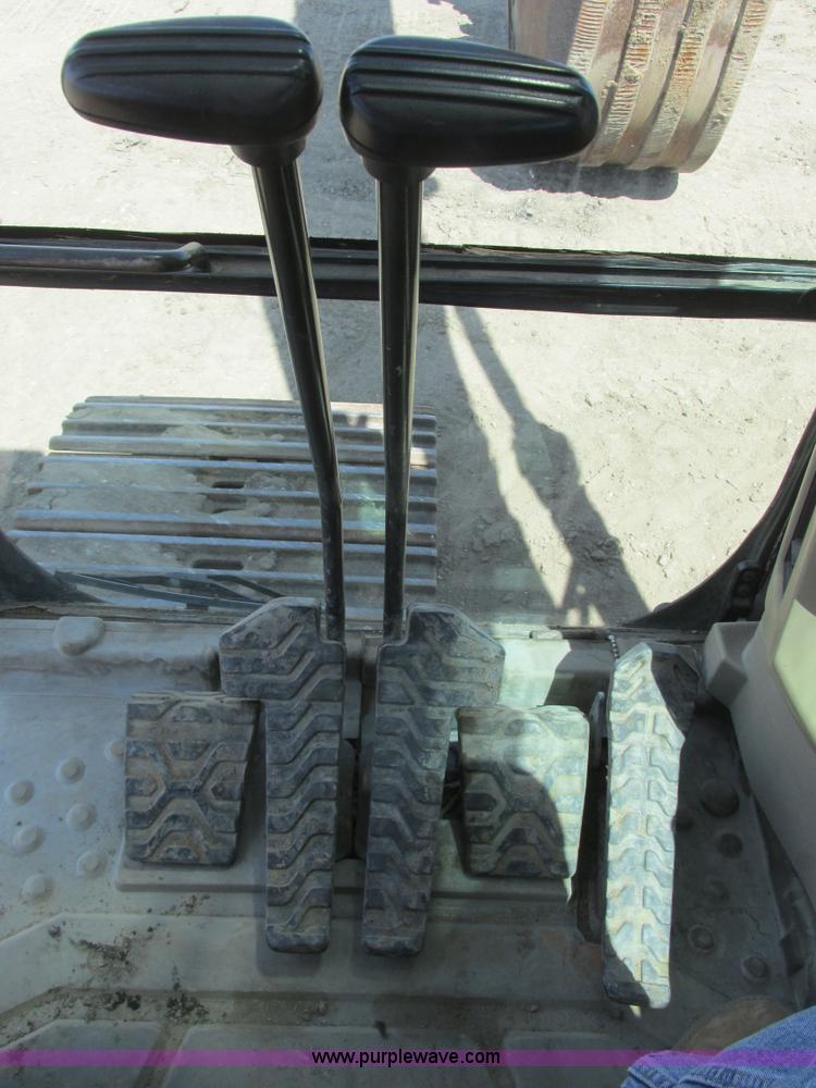 image for item A8792 2003 Caterpillar 330C L excavator