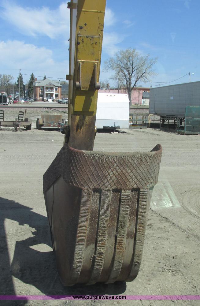 image for item A8792 2003 Caterpillar 330C L excavator