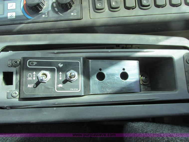 image for item A8792 2003 Caterpillar 330C L excavator