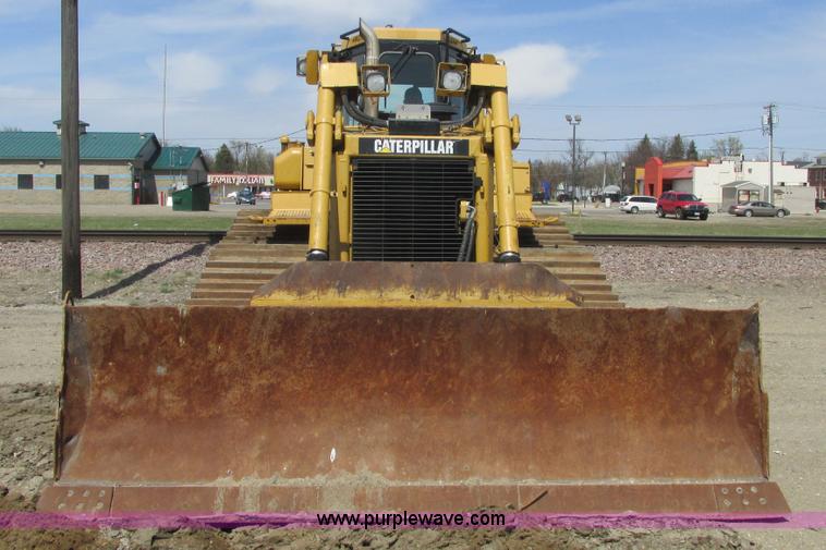 image for item A8793 2004 Caterpillar D6R LGP Series II dozer