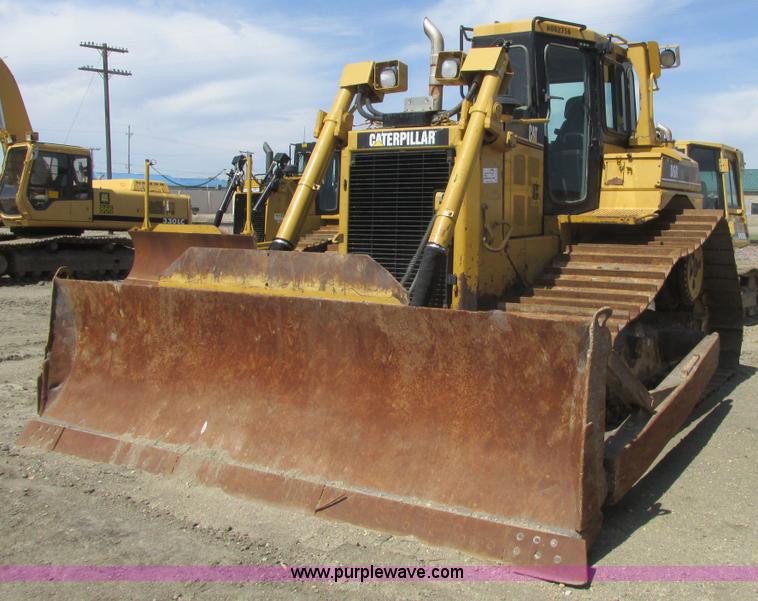 image for item A8793 2004 Caterpillar D6R LGP Series II dozer