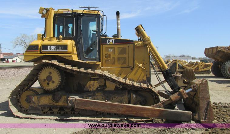 image for item A8793 2004 Caterpillar D6R LGP Series II dozer