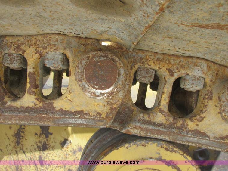 image for item A8793 2004 Caterpillar D6R LGP Series II dozer