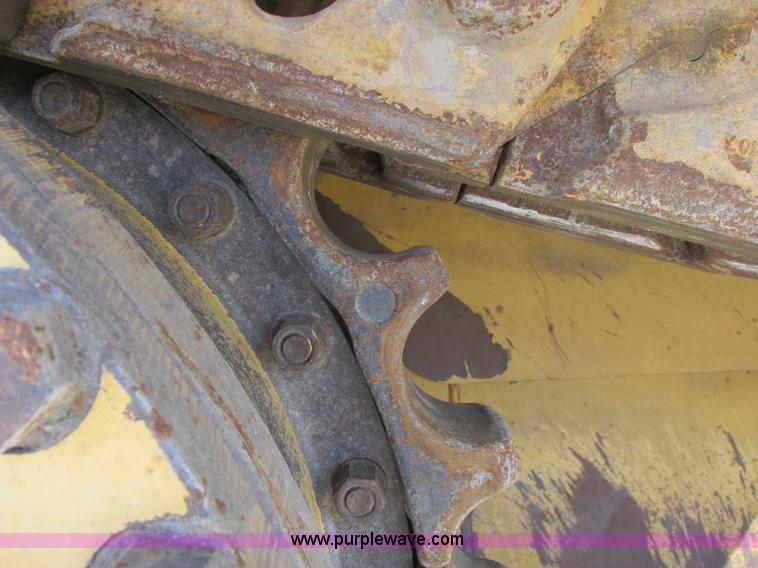 image for item A8793 2004 Caterpillar D6R LGP Series II dozer