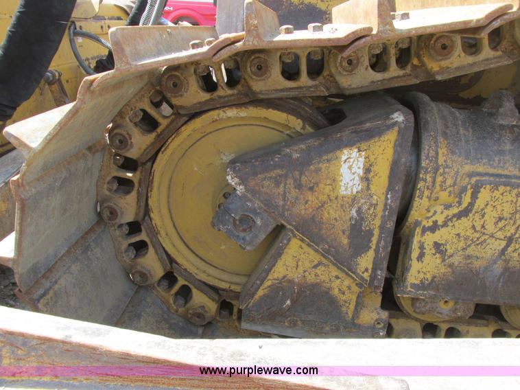 image for item A8793 2004 Caterpillar D6R LGP Series II dozer