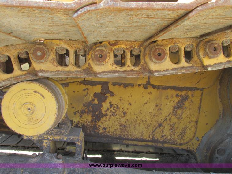 image for item A8793 2004 Caterpillar D6R LGP Series II dozer