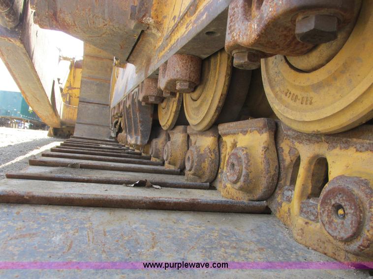 image for item A8793 2004 Caterpillar D6R LGP Series II dozer