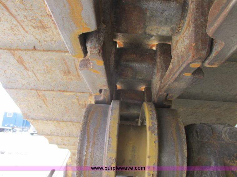 image for item A8793 2004 Caterpillar D6R LGP Series II dozer