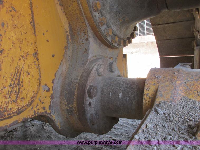image for item A8793 2004 Caterpillar D6R LGP Series II dozer