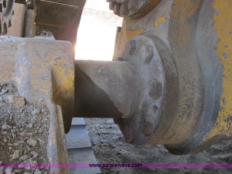 image for item A8793 2004 Caterpillar D6R LGP Series II dozer