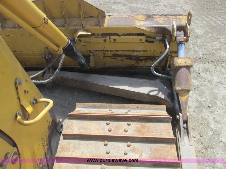 image for item A8793 2004 Caterpillar D6R LGP Series II dozer
