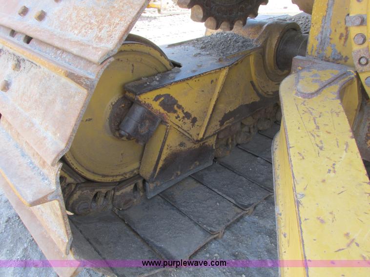image for item A8793 2004 Caterpillar D6R LGP Series II dozer