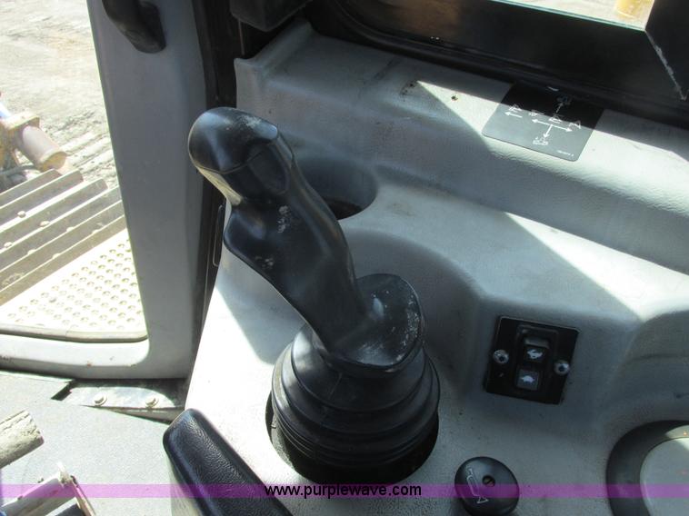 image for item A8793 2004 Caterpillar D6R LGP Series II dozer