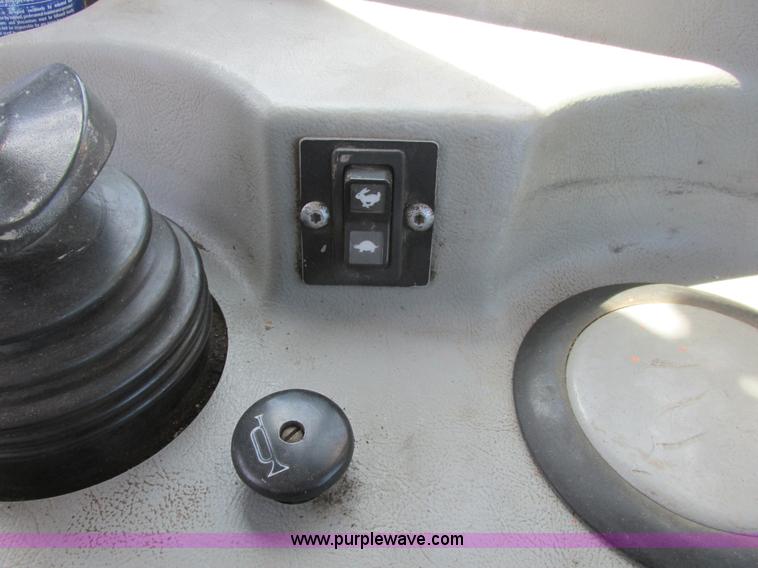 image for item A8793 2004 Caterpillar D6R LGP Series II dozer