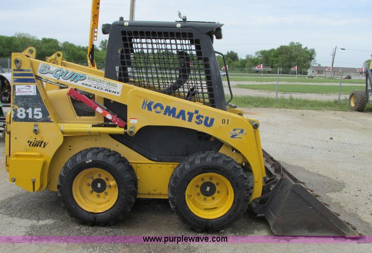 image for item B2946 2006 Komatsu SK815-5 skid steer