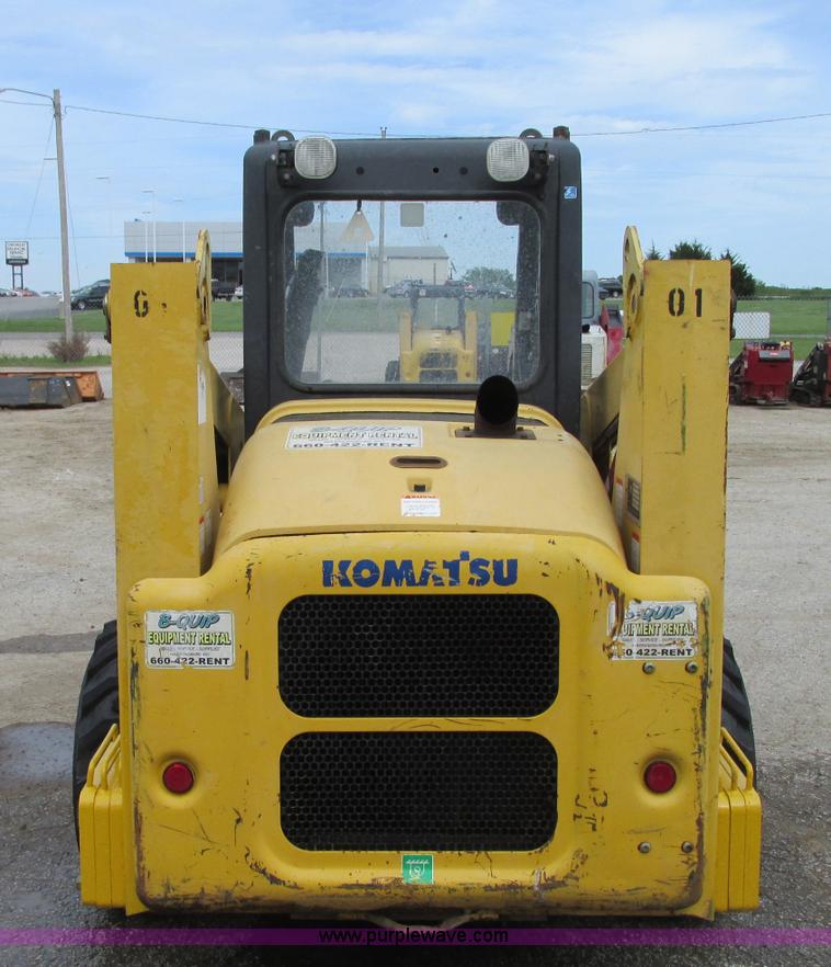 image for item B2946 2006 Komatsu SK815-5 skid steer