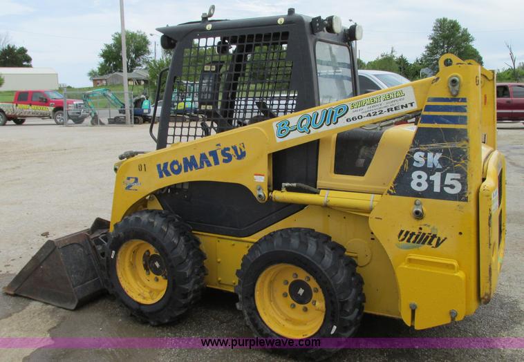 image for item B2946 2006 Komatsu SK815-5 skid steer